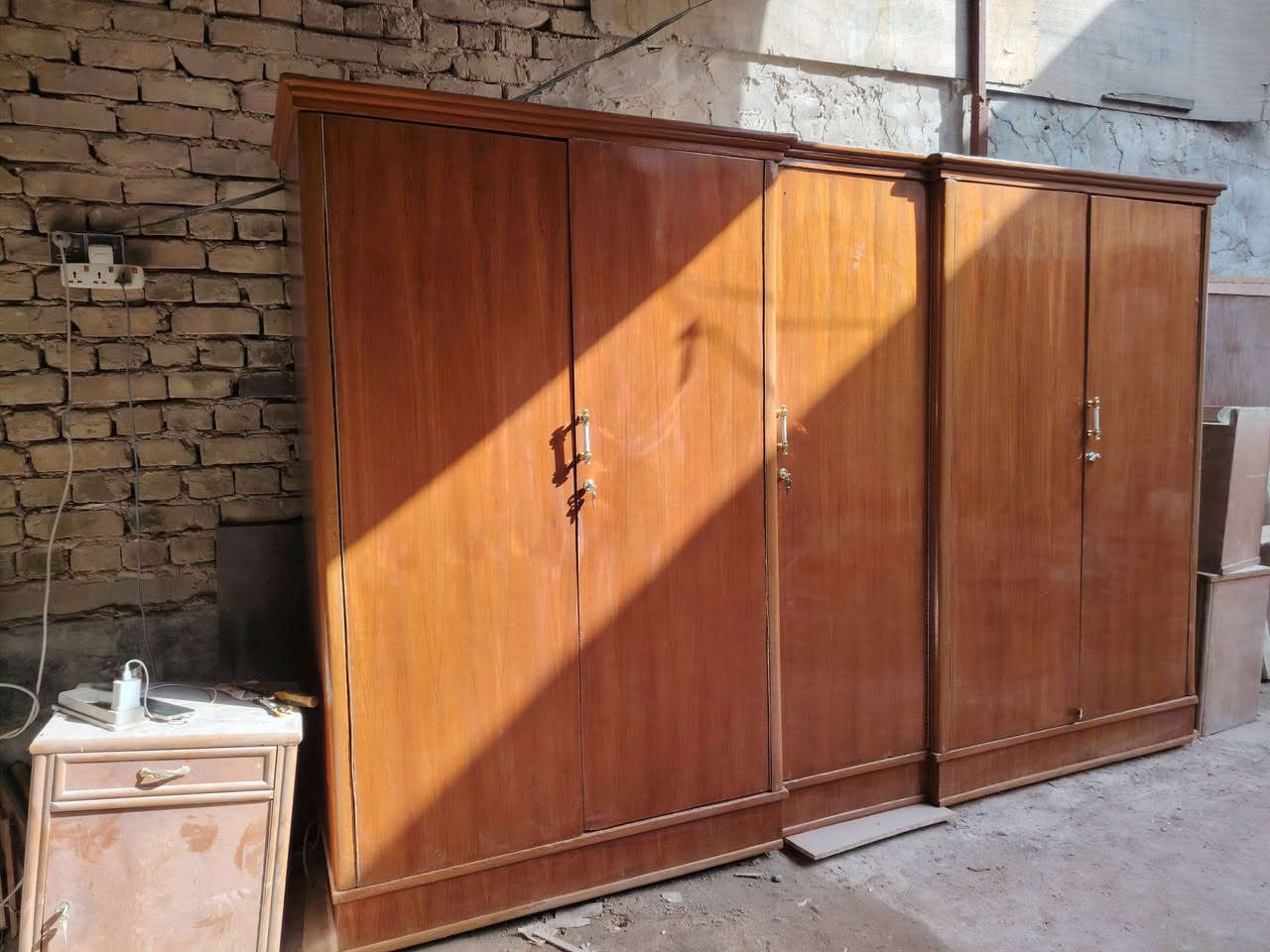 كنتور 5 باب مصبوغ وجاهز
سعره 150 الرفوف ملاته حسب طلب زبون 
للاستفسار اكثر خاص او  ***********
