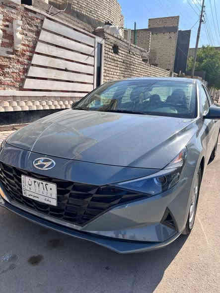 سلام عليكم عندي الانتره خصوصي ٢٢ معوقين لون سمنتي حادث جاملغ وباب خلفي مبدل سياره جديده ماشيه ٥٤ سعر ١٤٣ بيها مجال  رقم هاتف ***********
