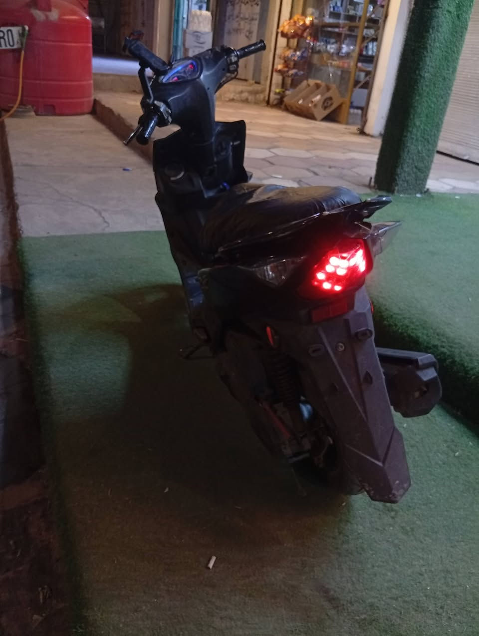 السلام عليكم ماكس مضلع للبيع الدراجه ما مفتوحه كفراتها اصليه رقمهم مثل رقم المكينه الدراجه مايحتاجلها أي نقص سلف هندر لايكات ايشاير كلهم شغالين السعر 800 وبيها مجال الطيبين مكاني البصره جنينه هاذي رقمي ***********
