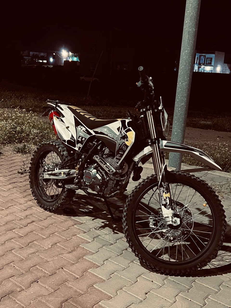 السلام عليكم دراجه قفاز crx موديل 25 للبيع مكينه 300cc
الدراجه نضيفه تجي تشوف وتفحص كدام عينك مكفوله  والدراجه نصبتها تموت

مكاني صلاح الدين العلم سعر الدراجه مليون و250وبيها  مجال للشراي والمو شراي لا تتعبنه 

رقم ***********
