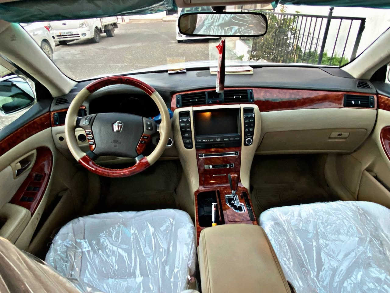 شاهینە مووس
١٨٢
مودیل ٢٠٠٥
گیرو مەکینە گەورە
ناو زەرد 
دوو دوکمە
جوار کوشن کارەبا
کامل مەسرەف کراو
رونی گیرو
مەکینەی گوراوە
بریکی بەسراوە
58گەلاو مەجال
***********
