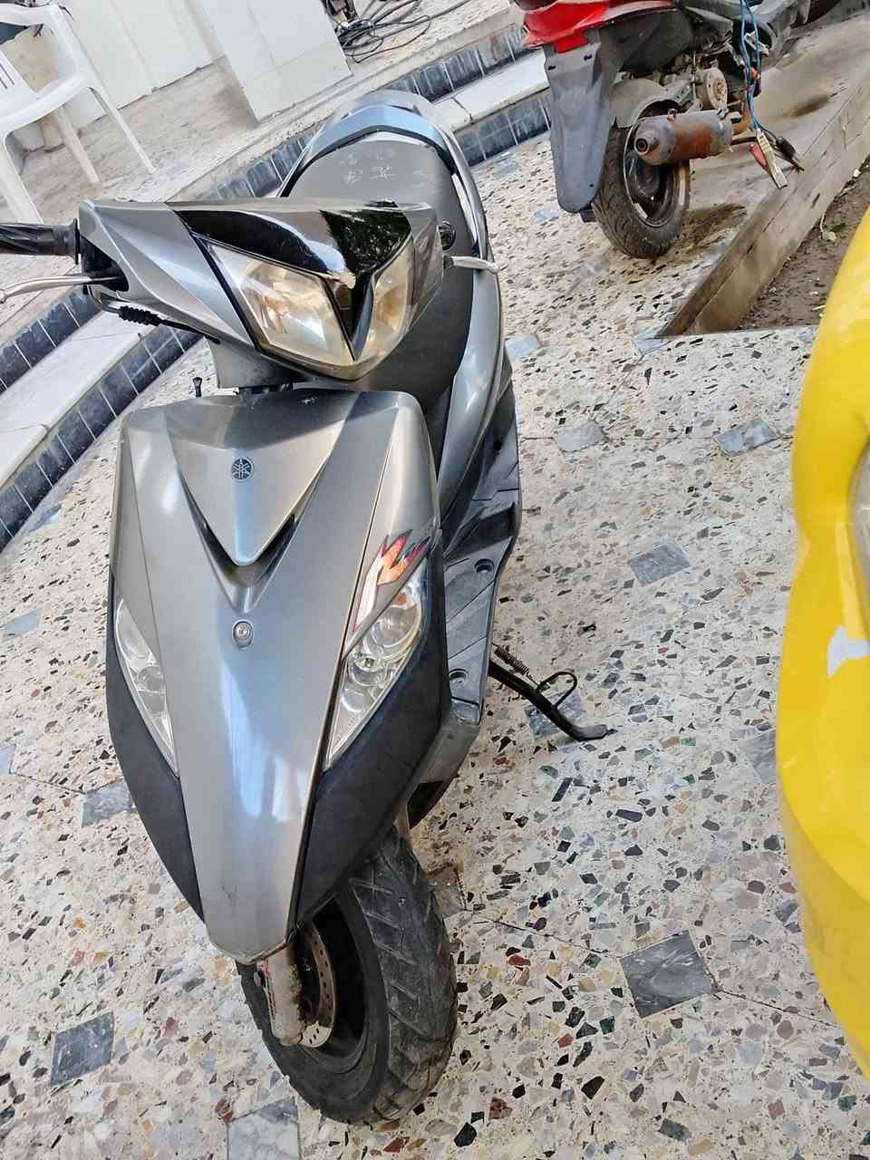 سلام عليكم دراجه جيتي ماكس ثعلب اي نقص مابيه دراجه رنبه صار شهر من نزلته دراجه حيل نضيفه السعر ٧٥٠ تواصل وت ساب أو فيس فقط ***********
