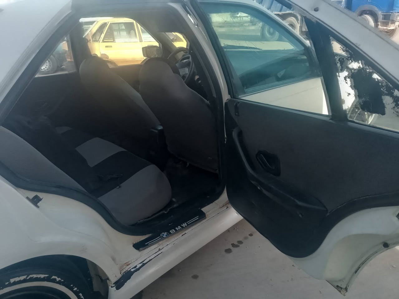 السلام عليكم عندي بيجو بارص لبيع موديل 2011 
40 اوبيه مجال ***********
