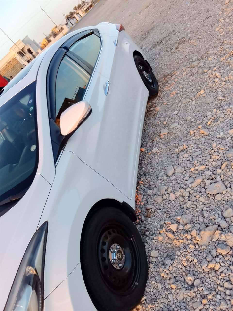 اسلام عليكم بيع فقط بدون مراوس بدون اقساط  النترا خليجي موديل 15 فول كامل مواصفات كفاله عامه ماعده باب السائق صبغ نص باب  السعر 140 مكان السياره الرمادي ***********
