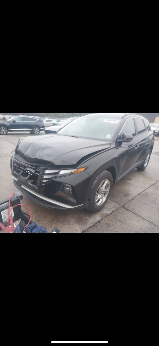 سلام عليكم لبيع توسان
موديل ٢٠٢٤ 
بدون رقم 
حادث شبر صبغ فقط 
سياره وضع شركه 
برغي مافتوح بيهه 
سعر ١٧٨ وجال بسيط
*********** واتساب
