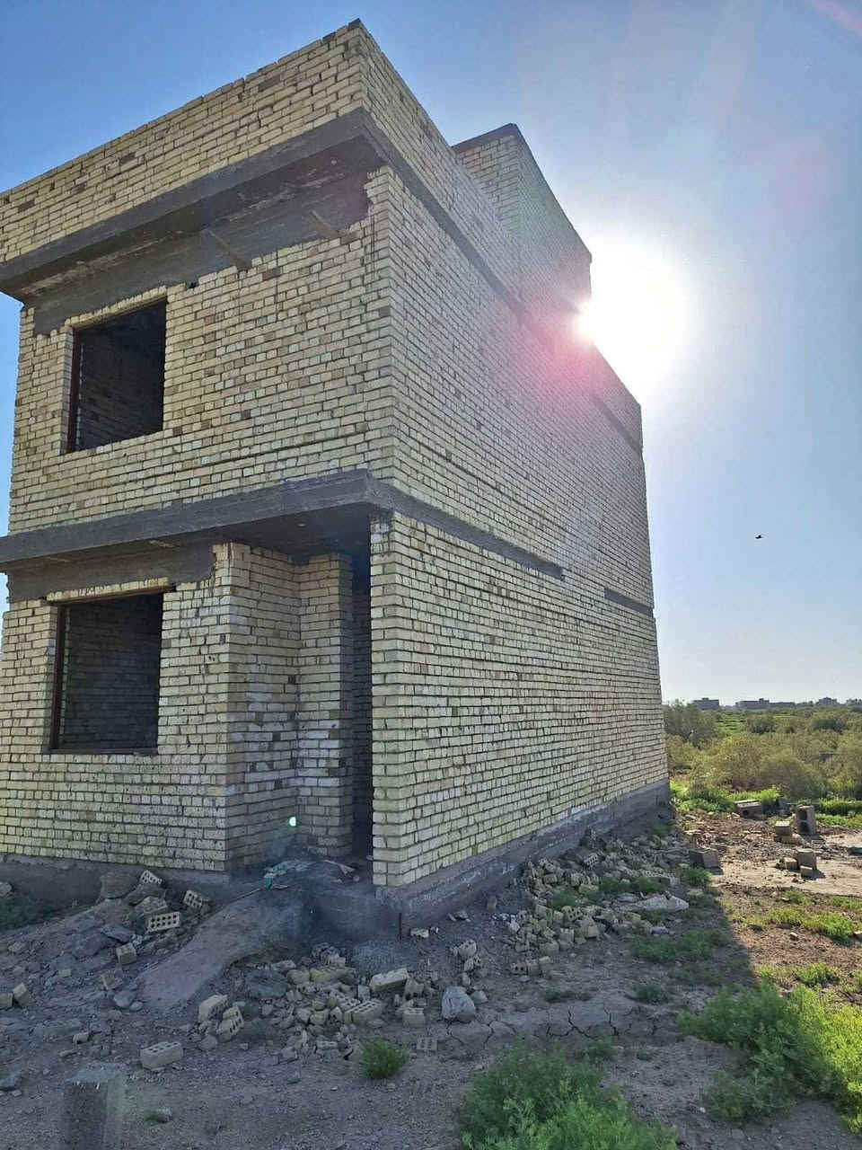 هيكل للبيع / مقاطعة 2/10 … رقم القطعة ( 9953 )
المساحة 50 متر / ركن داخلي 
بنائه طابقين وبيتونه ( الطابق الاول استقبال و غرفة نوم صغيرة و مطبخ و صحيات )
الطابق الثاني ( غرفتين نوم و صحيات ) والطابق الاخير بيتونة و سطح
السعر   40 💸✍️

***********

***********
