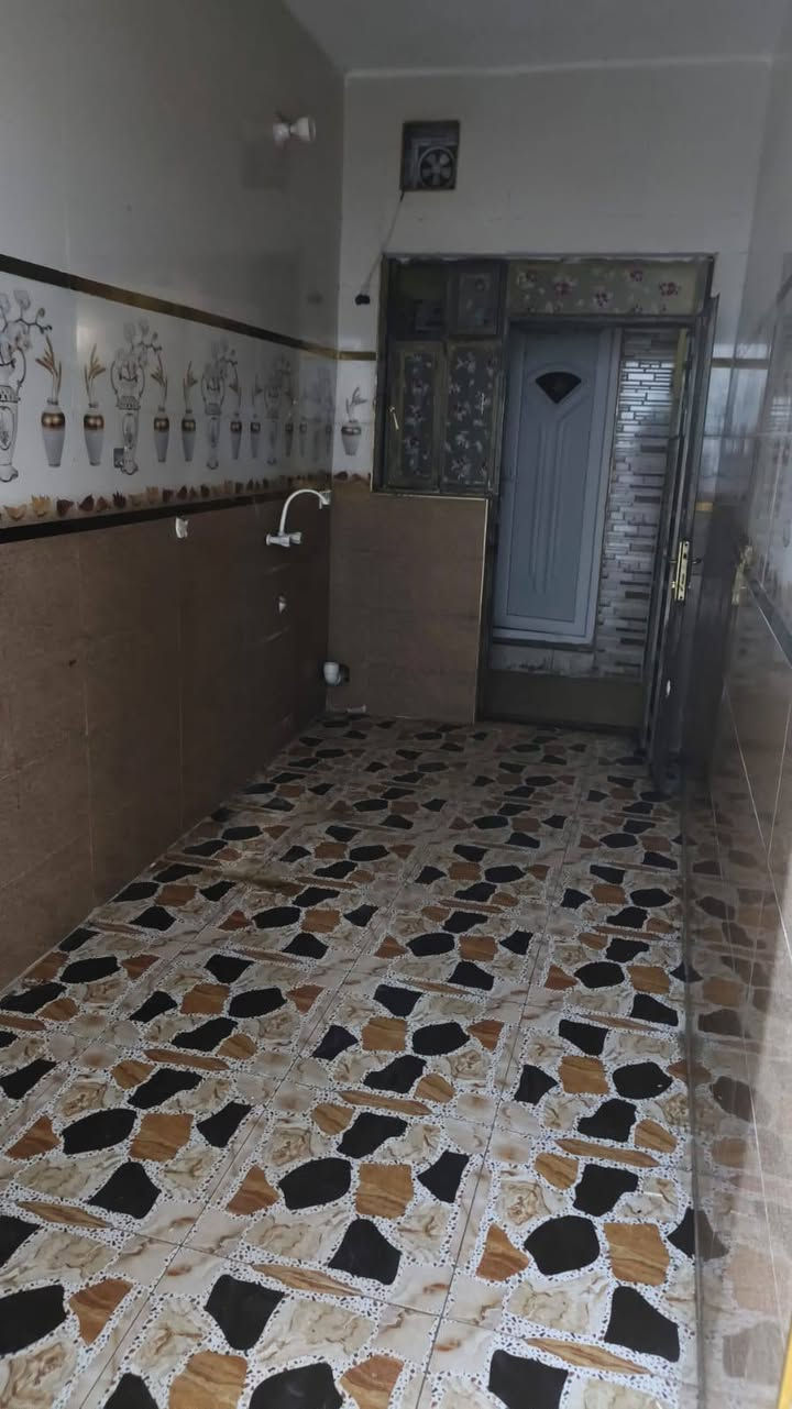 يوجد مشتمل طابق ثاني لايجار متكون من غرفه وصاله ومطبخ وصحيات مكانه حي التأميم ورا اسواق يثرب قرب مولد محمود عبد الرشيد لاستفسار ***********
