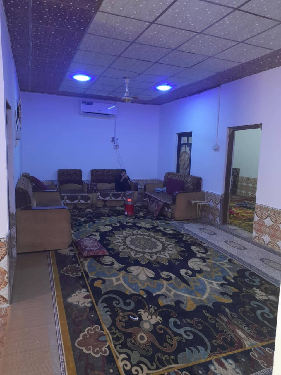 بيت للبيع گرمه علي 
منطقه الماجديه 
المساحه 260 متر 
متكون من...
3غرف مع استقبال
موزع كبير 
مطبخ صحيات 
ديوانيه 
البناء بلوك  عگاده
السعر 35 وبيه مجال 
للاستفسار او الاتصال واتساب 

عقارات ابو كيان 
رقمي القديم ***********

رقمي الجديد ***********
