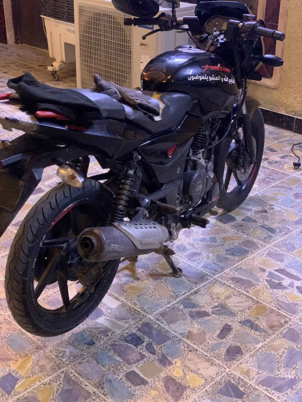 بسم الله الرحمن الرحيم الدراجة للبيع خير من الله مكينه تخبل بيها معدل عالي أوراق كامله الدراجه معروضه بمليون وميه  1100 موشراي لأتعبني  دراجه شوكت ماتجيها نكره سلف  للتواصل ***********.  واتساب موجود
