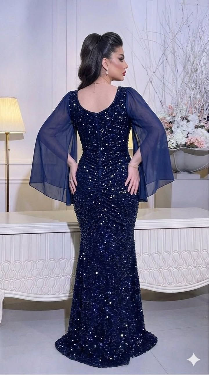 فستان حفلة فخم بنات لابسته بس ساعة اخذته ب ١٥٠ اريده ب٧٥ يلبس من وزن ٦٥ -٧٥ وحتى ٨٠ اذا معندها بطن اوفر 
قماشه ترتر وكل تفاصيله واضحه
متوفر توصيل لكُل محافظات العراق


**إذا كنت صاحب هذا الإعلان وتريد حذفه لأي سبب، رجاءا أرسل رسالة إلى الدعم الفني**