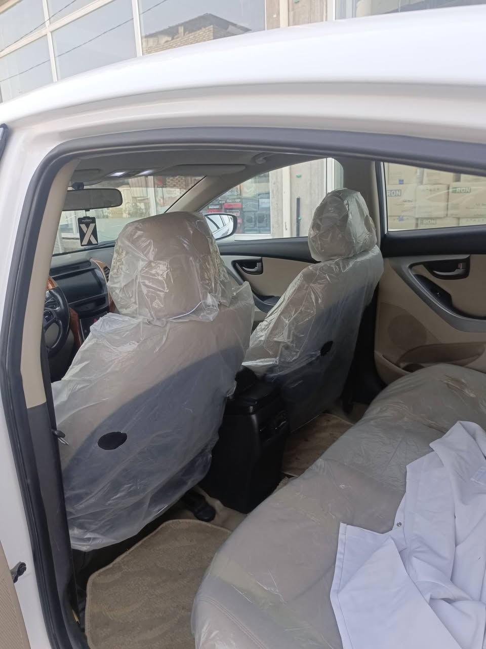 النترا 2015
قطعة وحدة چاملغ امامي صبغ فقط 
فول مواصفات بدون بصمة 
نجف انگليزي بأسمي 
132 وبيها مجال 
***********
