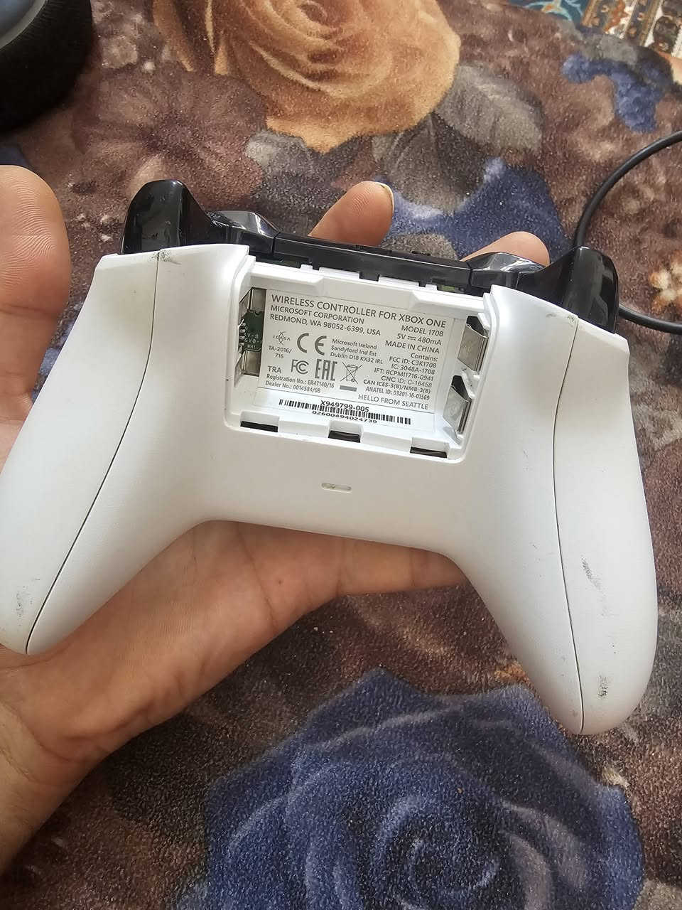جماعة الاكس بوكس 
اصلي 😍 بس القبق تعذرني طلع بدونه😂😂


**إذا كنت صاحب هذا الإعلان وتريد حذفه لأي سبب، رجاءا أرسل رسالة إلى الدعم الفني**