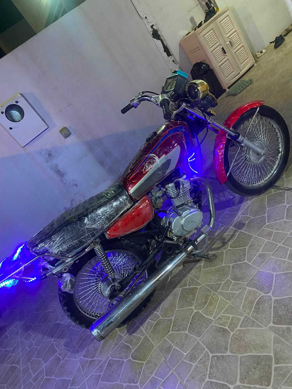 نامي برو 2020محرك كبس ما مفتوح
كهربايات كامل شغاله

سعر400  مو شراي لا تنطي سعر من يمك 

شراي يتصل.   ***********
