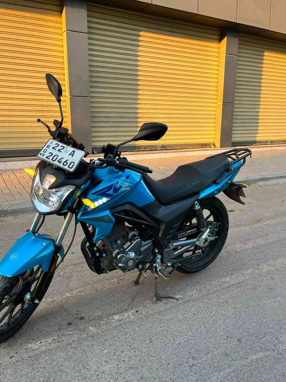 السلام عليكم
دراجة RK 200cc 
ماشية 3000 
موديل 26 رقم أربيل بسمي الدراجة 
والدراجة مابيها اي نقص فقط مبدل بيها قبق گلجات واخذتة من شركة عجلة الخليج والباقي مكفول كفالة عامة 
الدراجة سعرها ( 2650 ) مليونين و 650 وبيها مجال للشراي 
رقمي ***********
