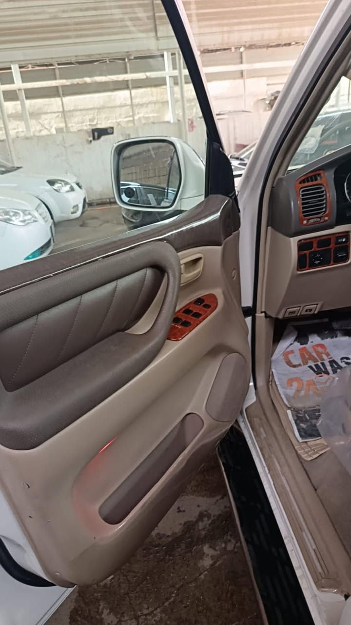 سلام عليكم للبيع مونيكا موديل 2006 السياره.بريمي اصلي  كشنات جلد فتحه سلايد كشنات كهرباء ثلاجه  السونار مرفق بصور  السعر 220 وبيه مجال بصيط الاتصال *********** مكان ديالى بعقوبه
