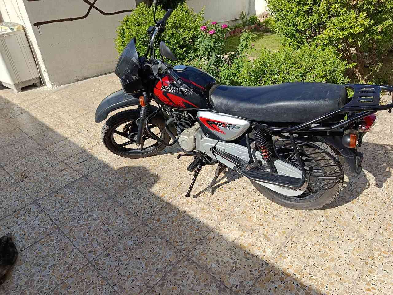 للبيع بوكسر موديل2023مرقم بغداد شرط تحويل الدراجه مبدل بيه سنجيل مكينه نقص فج امامي وسلف فقط باقي الدراجه كله شغل لمكينه ناعمه مكاني بغداد حسينيه الراشدية قفل سعر مليون 800 بدون عمله ***********
