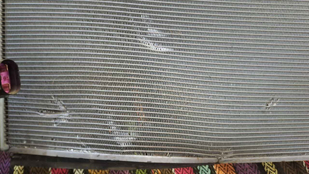 سلام عليكم. غراض كي فايف موديل 25 للبيع قيم واخذ الويل بيه فطر قليل دعاميه بدون شبابيك راديتر ومروحه فاتحن من سيارتي ***********
