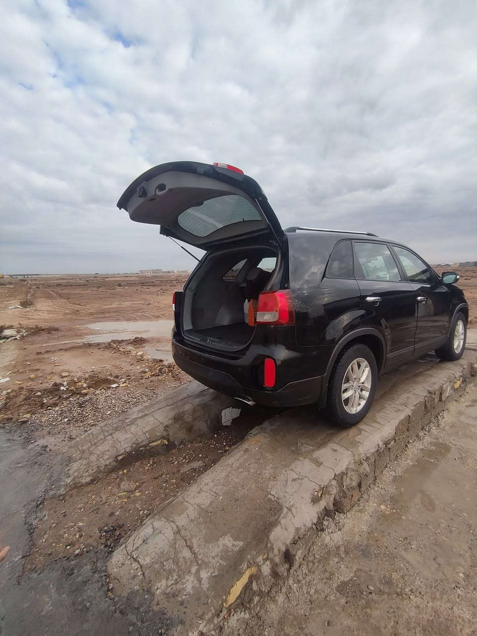 سورنتو للبيع
السياره جاهزه 
السعر 130$ وبيه مجال 

***********
