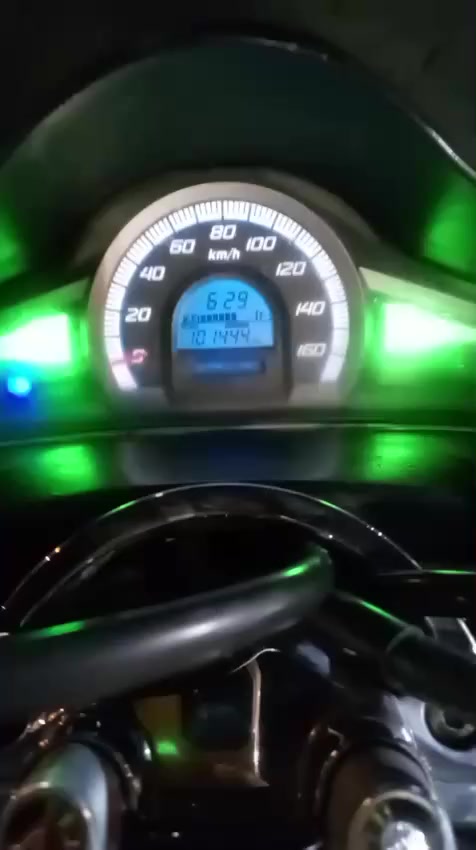 🔥 للبيع دراجة هوندا PCX الجيل الثاني 🔥
محرك 150cc وارد ياباني 🇯🇵
دراجة قوية جداً وناعمة بالسواقة ومناسبة للاستخدام اليومي واقتصادية بالبنزين.
المميزات: 
✔ حساس الازدحام (إيقاف وتشغيل تلقائي)
✔ حساس أمان بالستاند
✔ الدراجة مكفولة
✔ حالة ممتازة ونظيفة جداً
السعر: 14 ونص
المكان: الكوت حي الزهراء 
للتواصل : ***********
