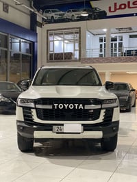 لاندكروزر GXR • ٢٠٢٣ • ١٢٥٠٠٠ كم