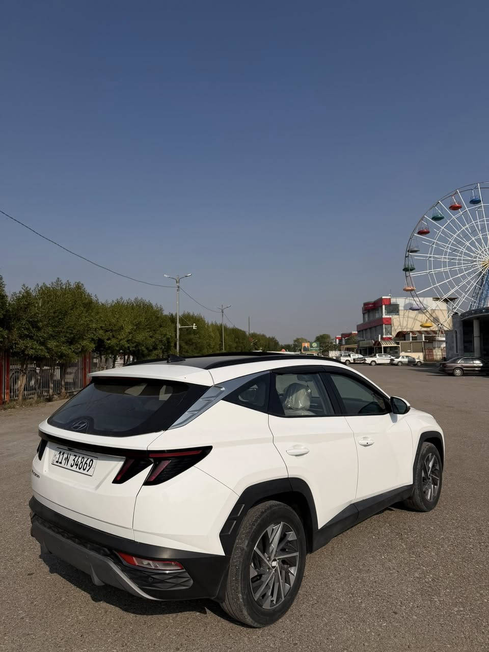 السلام عليكم
للبيع توكسان 2024 

رقم بغداد الدولي ب اسمي 

فول مواصفات 

شاشة جبيرة 

بانوراما 

كشن كهرباء 

ماشية / 28 الف كيلو 

بيها بارد ب قبق جنطة خفيف 

السونار مرفق ويه الصور 

السيارة جديدة وجاهزة 

السعر / 220

مكاني / ديالى جديدة الشط 

للاستفسار / ***********
