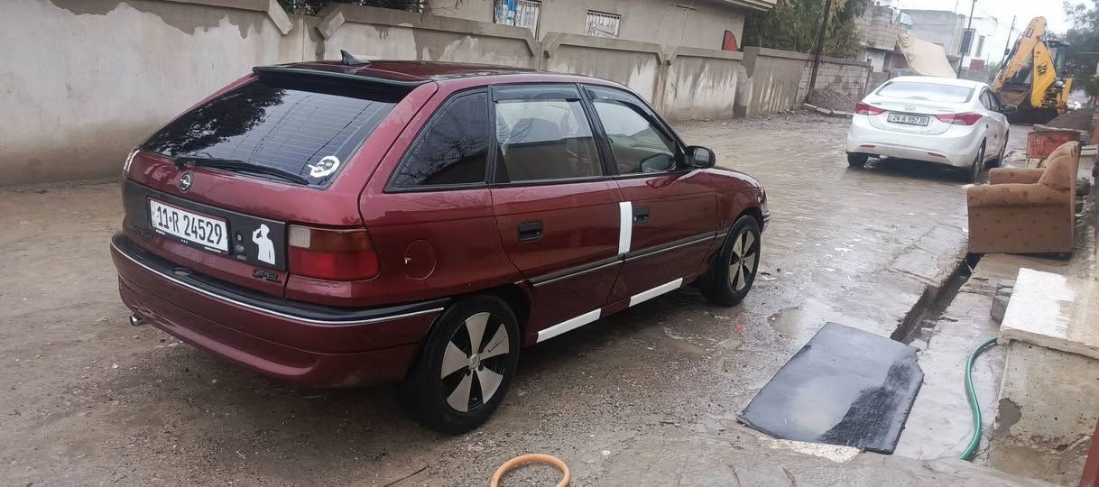 استرا حجم 16 موديل 93 مكان الموصل سياره مابيها صبغ بس دوار مصلحه محرك كير شرط طخم جديد. شاشه بيها وكامره بور قفل مركزي دبل رون أربع تكم السعر 46 ***********
