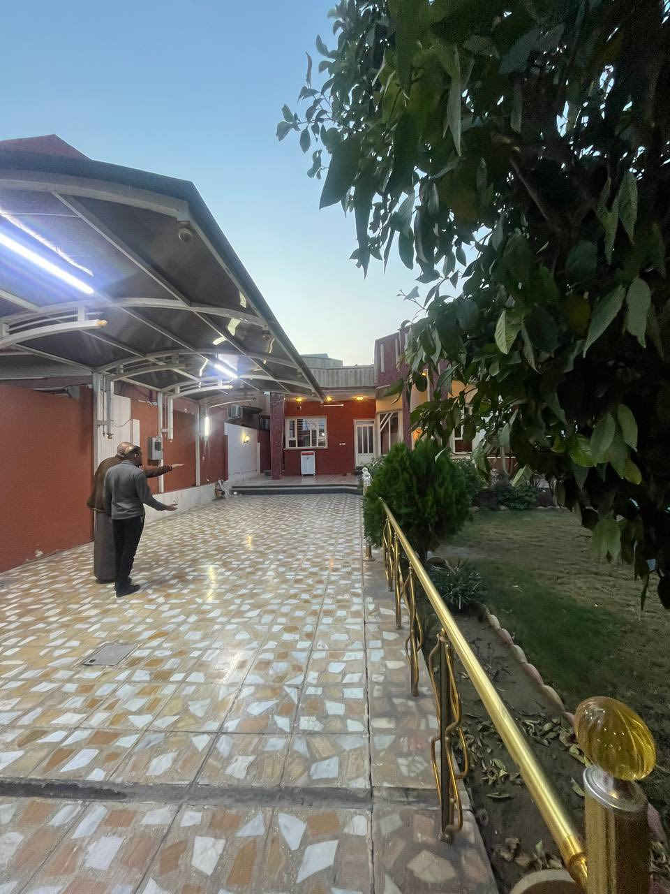 اعلان  7 

دار للبيع - العركوب قرب جامع العركوب 

600م ( 42م✖️14م ) طابق واحد استقبال صالتين ثلاث غرف سند زراعي

💲السعر على تلغرام 
https://t.me/walidhamo
🏢 مكتب النجمة للعقار
📍 الموقع: بعويزة – قرب محطة السادة
📲 ***********
📲 ***********
