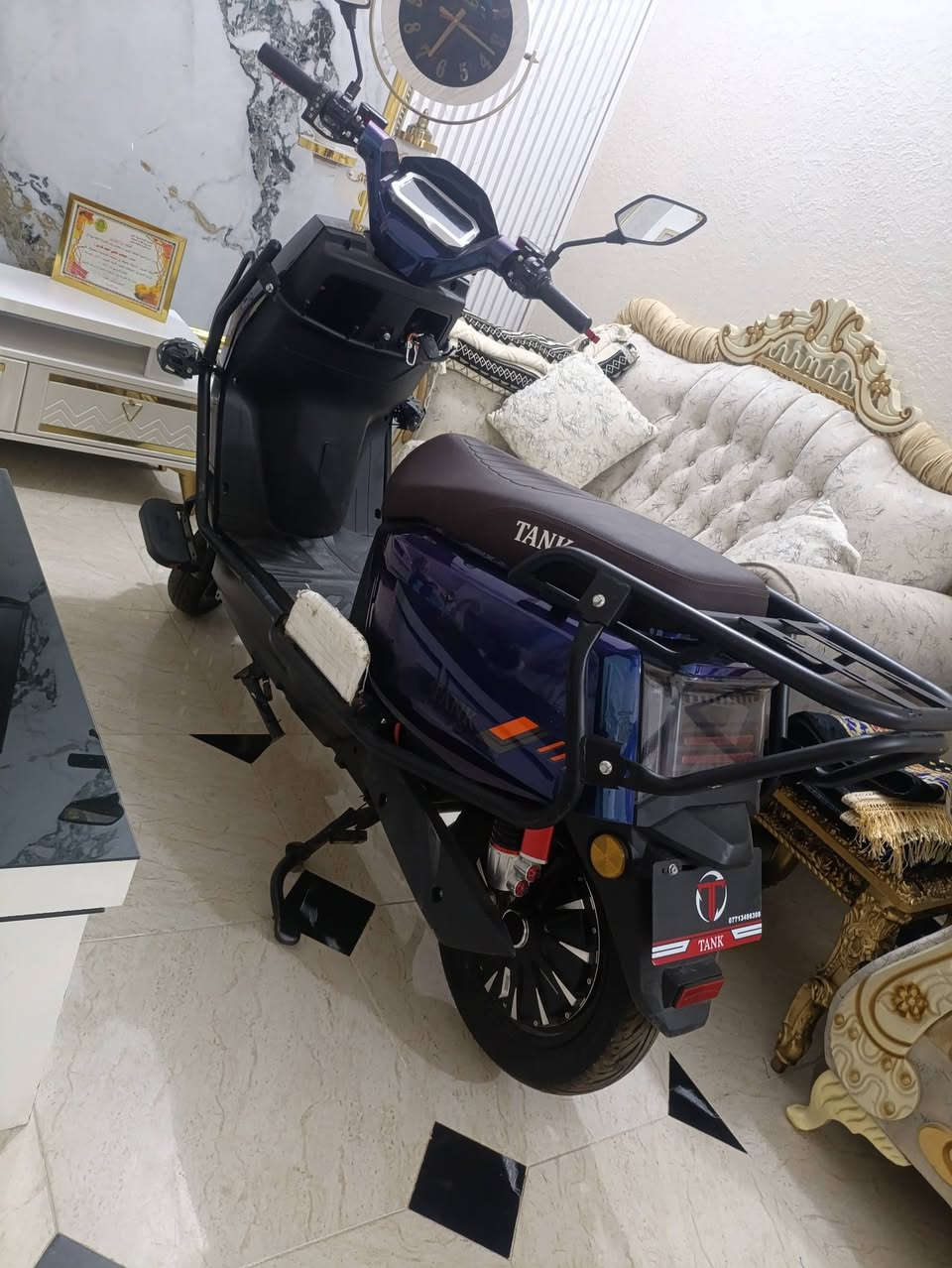 للبيع دراجه شحن جديده بعدها ماماشيه بطاريات جدد مامشتغلات الموطور ماماشي خلاص وانضف من الصور *********** تواصل ع الرقم
