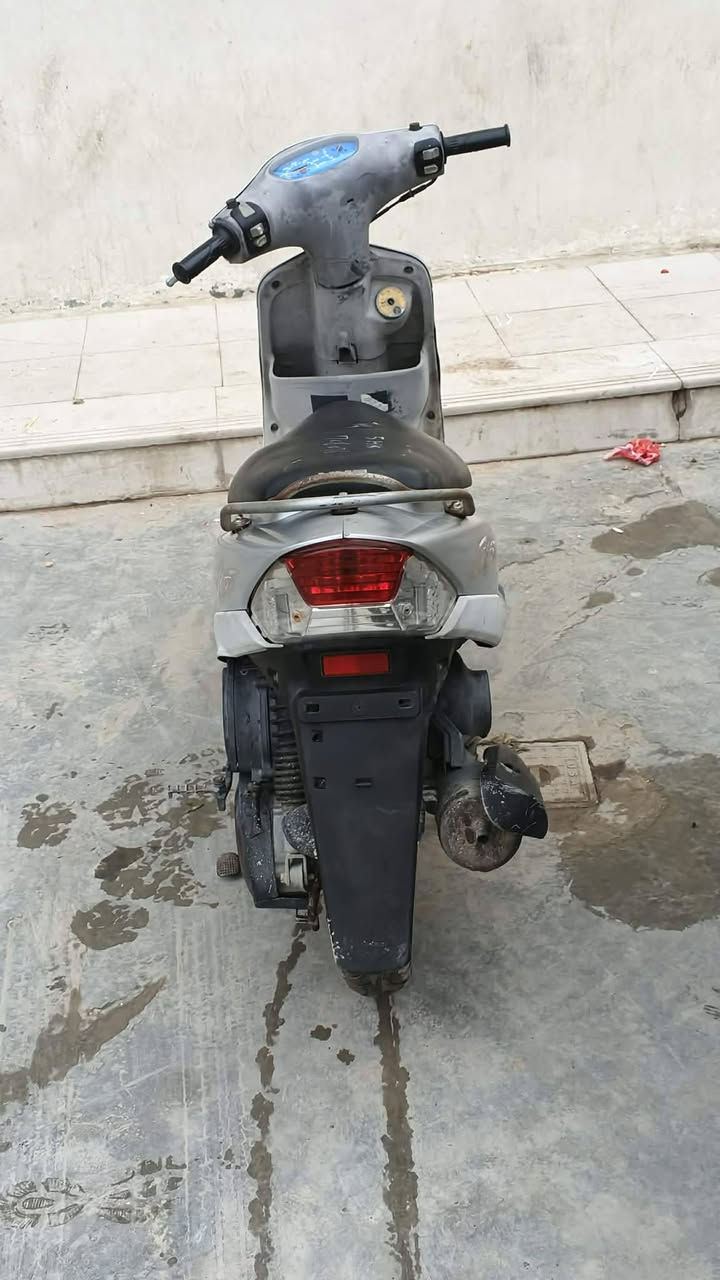 السلام عليكم دراجه ماكس للبيع منغولي ما مفتوحه الدراجه خير من الله الدراجه مال رمبه اوراق ختم بل كفرات العسر 850 وبيه مجال المكان حله نادر الثانيه *********** وبيه مجال للطيبين
