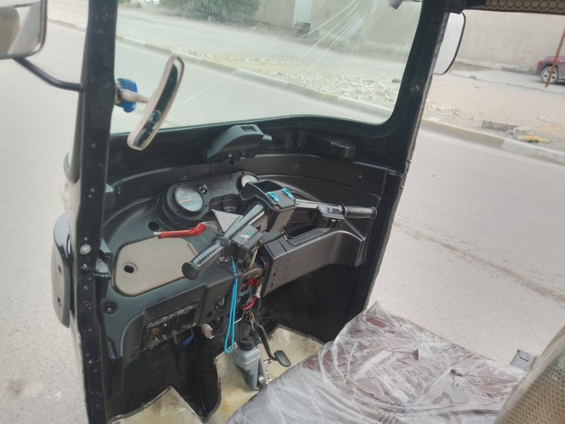 السلام عليكم
تكتك 2016  رقم وسنويه نضيفه و محرك 20 
مصبوغه صبق جمالي 
السعر 5 مليون وبيها مجال المكان بغداد دوره 

رقم  الهاتف ‏‪0776 882 4980‬‏
