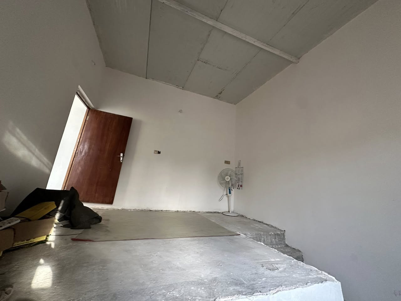 سلام عليكم بيت للبيع في منطقة الامام عون ١٠٠متر في شارع البانزيخانه رقم الهاتف ***********
