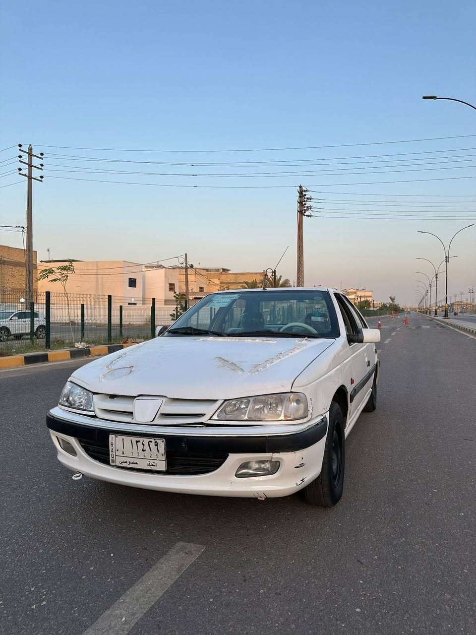 بيجو بارص 2012
السياره مثل ما موضح بالصوره 
نظافتها مبينه السياره حيل حلوه 
كشنات ياباني بطه لون نيلي كهربائي ويشتغلن 
السياره كامله مكمله اي استفسار خاص
مكانها نجف 
سعرها ٣٧ والشراي بيه خير ويدلل
هذا واتساب *********** ماسنجر موجود

