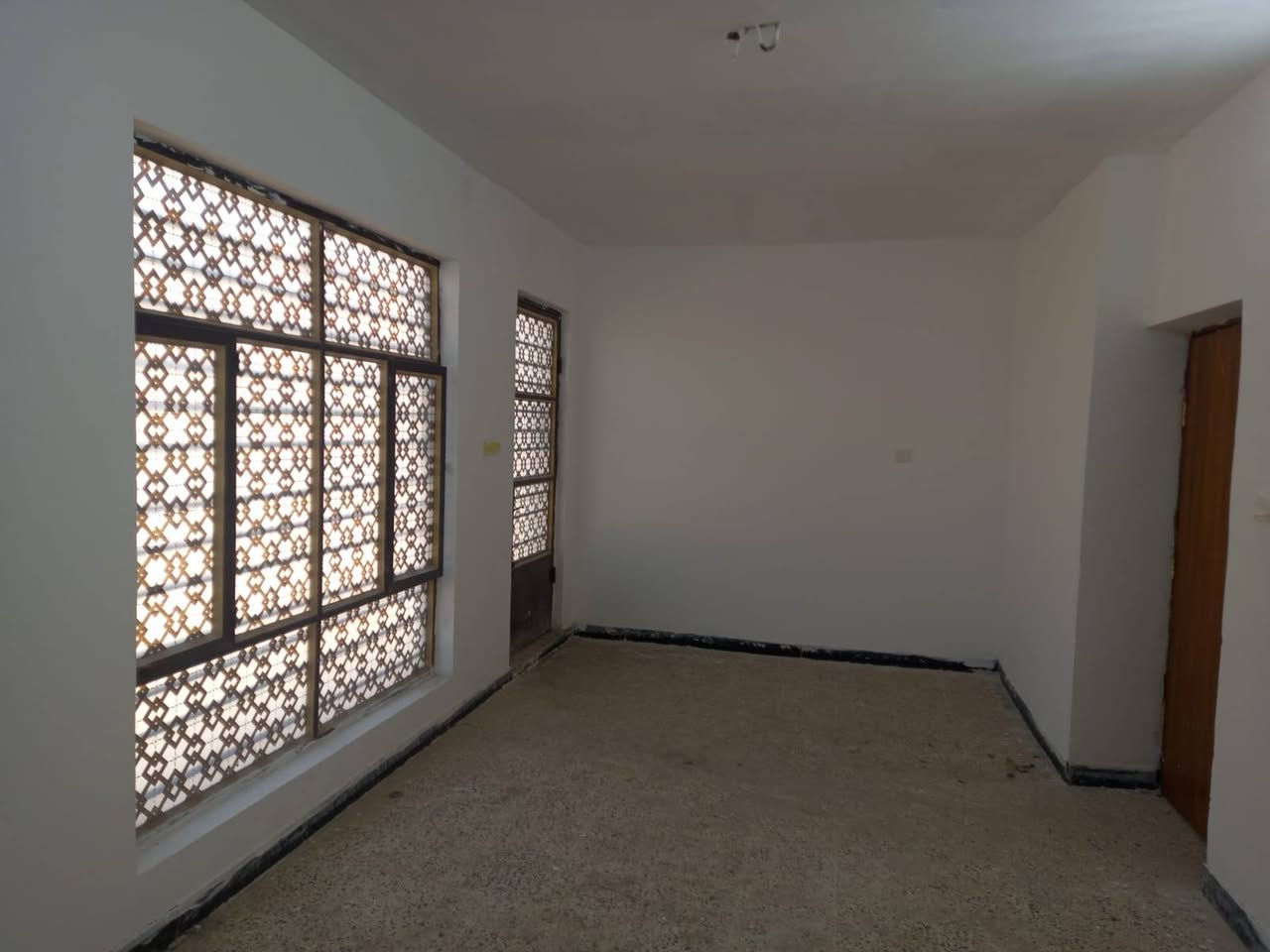 الله مصلى على محمد وآل محمد دار للبيع في منطقة البلديات الصحفيين المساحة ٦٠م طابو قرب مطعم علاوي ابو الشربت حديث ثلاث غرف نوم وثلاث صحيات للاستفسار الاتصال على الرقم ***********
