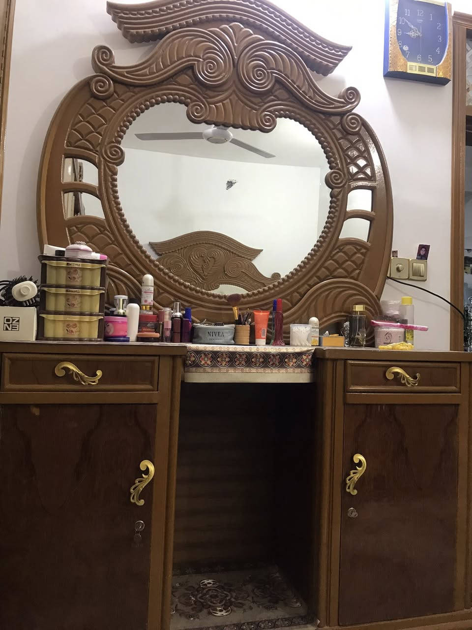 غرفه صاج تسكام ست بوب ستخدام قليل شخط مابيه 
سعره مليون و ٣٥٠ وبيه مجال للشراي
ت ***********
