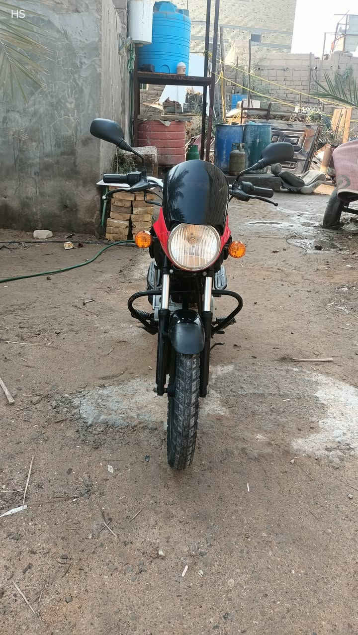 السلام عليكم دراجه بوكسر ناصي بيها اوراق بس بيهن نقص ابيعك كوم حديد كهربائيات شغاله كلها لونها البلاد اسود بس تانكي وراس لايت مبدلات احمر مكينتها بلاد مامفتوحه مكاني البصره شط العرب الجزيره شارع زين العابدين السعر مليون و300 هاتف
***********
