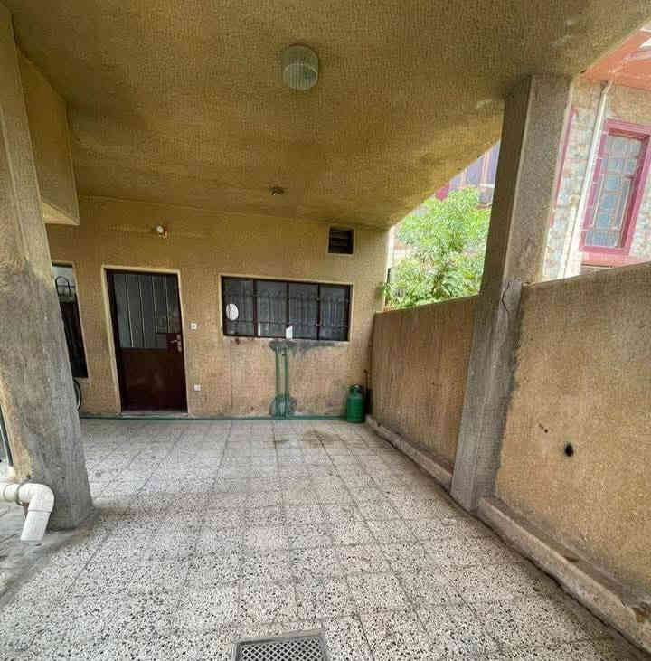 بسم الله الرحمن الرحيم
#بيت_للبيع
في حي الضباط الثانية 
قرب مستشفى الفلوجة 
عبارة عن أربعه مشتملات
المساحة : 300 م
الواجهة : 15 م
النزال : 20 م
الشارع : 8 م
كل مشتمل مكون من غرفة نوم 
صالة
استقبال 
مطبخ 
نوع الملك : طابو صرف سند  
السعر: 300 مليون بي مجال بصيط 

للاتصال : ***********
