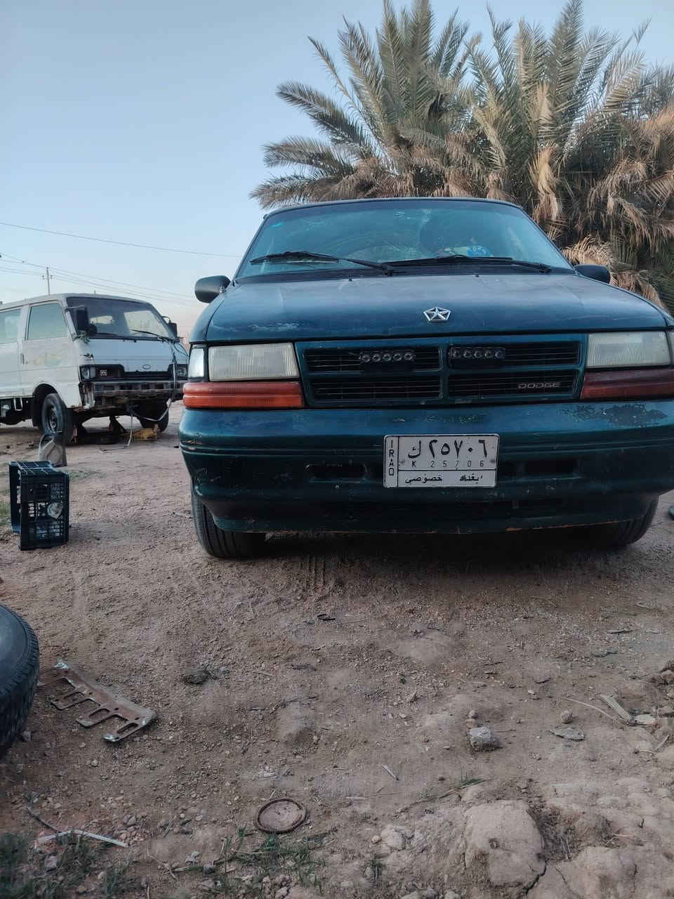 دوج كلايزر موديل ١٩٩٤ بغداد  طويله محرك ٣٣٠٠ محرك وكير مكفولات تخم تاير توني شاده ابو الخط وحداديه امامي خلفي مضبوطه ترايك وين مايعجبك السنويه ل 27 مجدده السعر 35 وبيها مجال حك الجيه م *********** بابل سدة الهنديه مهناويه
