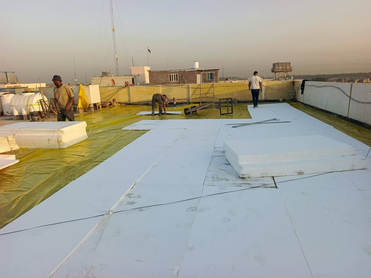 شركة الرافدين لتطبيق الشتايكر وإعادة الماستك 🔨🏠
خدمات عزل متكاملة وبأنسب الأسعار في كافة محافظات العراق! 🤝
​لأن سطح بيتك يستحق الأفضل، نقدم لك عملاً احترافياً متكاملاً (شغل درجة أولى بشرط الفحص والضمان) باستخدام أفضل المواد في السوق العراقي:
​✅ فلانكوت عازل
✅ زفت الدورة الأصلي
✅ شتايجر درجة أولى (سمك 3.5 سم)
✅ زميج شط مغسول ونظيف جداً
✅ نايلون زراعي (أفضل نوعية)
✅ فوم أو فلين (حسب الطلب بدرجة أولى)
​💰 قائمة الأسعار (شاملة المواد والعمل):
​بدون فلين أو فوم: 12,000 دينار للمتر المربع.
​كامل مع فلين (سمك 3 سم): 14,000 دينار للمتر المربع.
​كامل مع فلين (سمك 5 سم): 16,000 دينار للمتر المربع.
​كامل مع فوم (سمك 3 سم): 18,000 دينار للمتر المربع.
​كامل مع فوم (سمك 5 سم): 20,000 دينار للمتر المربع.
​📍 خدماتنا تشمل:
​🚚 مستعدون للعمل في كافة محافظات العراق وعلى مدار السنة.
​📞 للتواصل والاستفسار:
حياكم الله في الخاص، أو الاتصال مباشرة / واتساب على الرقم:
📱 ***********
