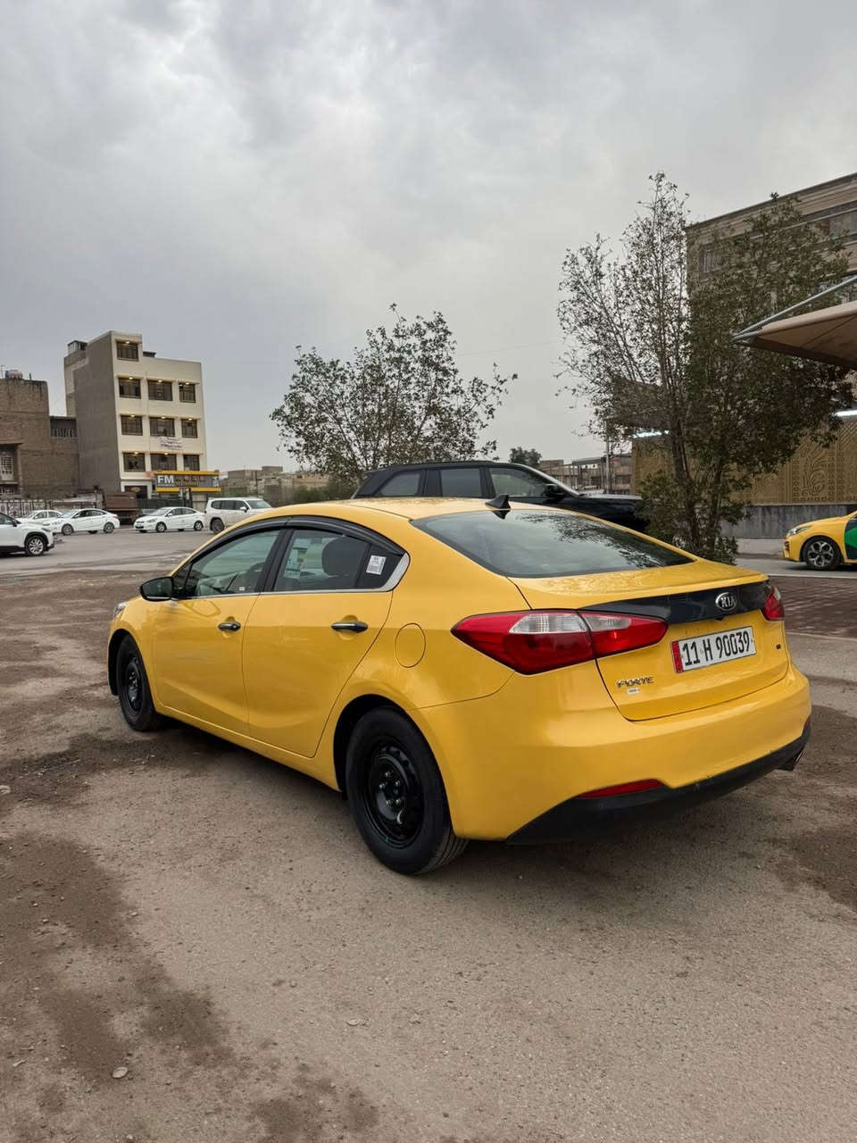 كيا فورتي للبيع موديل 2015 وارد امريكي حادثها جاملق خلفي بدون دواخل السياره اليبل واحد مكينه 2000 مكينه وكير وصدر امامي وخلفي تخم تاير جديد رقم بغداد دولي جديد هزه  جديده وسنويه  28 مصفره تبريد ثلج السعر 89 الاستفسار على الرقم ***********  عنوان بغداد الرصافه
