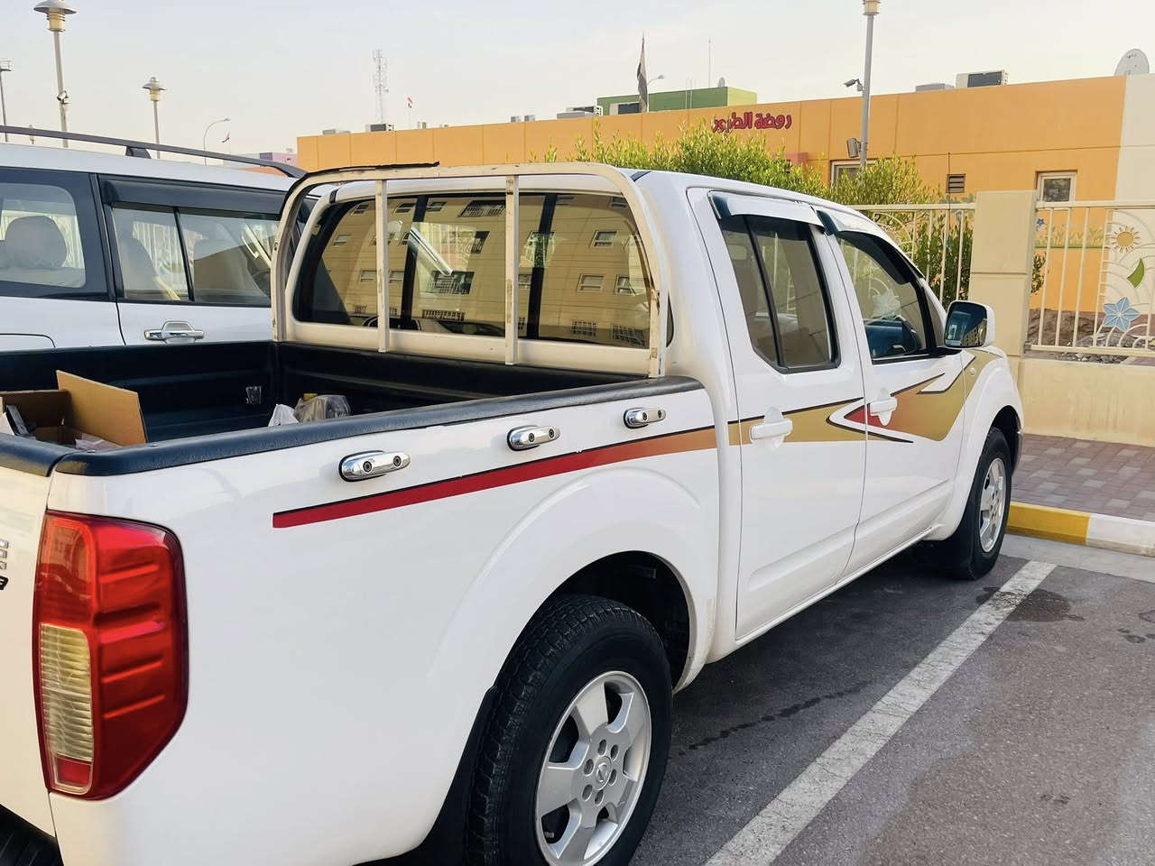 السلام عليكم نيسان نيڤارا 2011 رقم أربيل بأسمي السنوية سارية المفعول لحد 2026 شهر السابع 
تحويل مباشر فقط تحويل ما اسوي وكالة 
سيارة مكفولة من الضربة والصبغ بيها فقط بارد في الباب الخلفي الأيمن سيارة محرك مفتوح يم الخبرة سيف العوادي تخم اطارات جديد باتري جديد تبريد ثلج السيارة جاهزة متذب عليها دينار للبيع فقط للتواصل مع الرقم ***********
***********
السعر 120$ وبيها مجال للجاد في الشراء 
مرفق سونر بالسيارة راسلني ادزلك السونر
