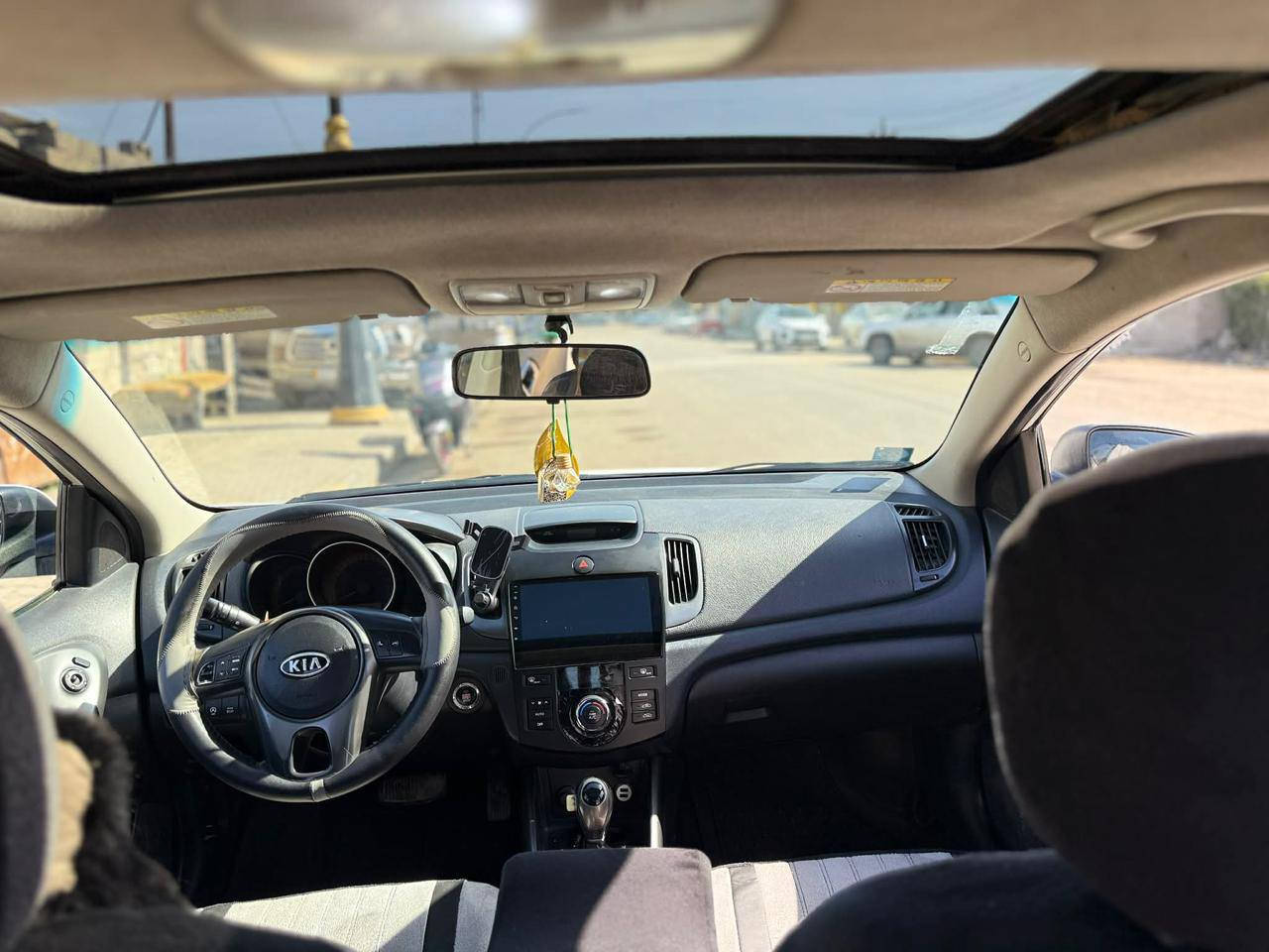 السلام عليكم اخوان كيا فورتي للبيع موديل 2012 السيارة فول مواصفات من البانوراما للبصمه  حادث السيارة باب صبغ فقط 
مكاني بغداد 
سعر السياره 112 
للاستفسار: ***********
