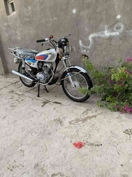 سلام عليكم يولد دراجه نامه شلامجه اصولي اوارق دراجه كهربائيات شغالهه كلهن دراجه شوفت عينك نضافتهه ١٠٠/١٠٠
اطيك دراجه شلعه ومعدل _________________________موديل 2023 _________________________رقمي للاستفسار***********--------------
