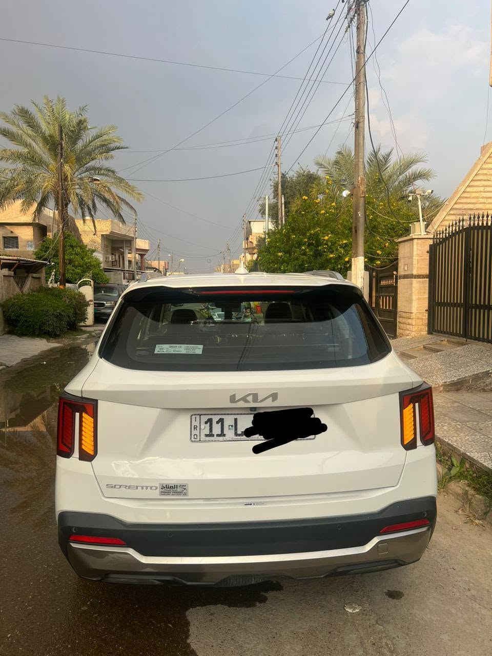 كيا سورنتو خليجي 
موديل 24 
ماشي 20 الف 
بيه صبغ جاملغ خلفي اثر طخه ربع بنيد صبغ اثر شخوط سونار مرفوق بلنشر
رقم بغداد بسمي 
محركً 6 سلندر 3500 
7 راكب 
بصمه 
جنطه كهرباء 
داتا شو 
ويل حجم 20 
كشنات مخمل 
كير ماوس 
3 قطع تبريد 
مكان سياره بغداد 
سعر 27200بيه مجال 
تلفون ***********
