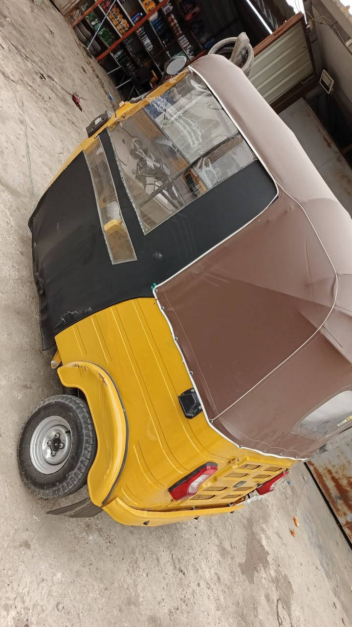 السلام عليكم تكتك للبيع موديل 2019 شهر 12 تكتك خير من الله لا تنقيص ولا تبخير كبل للشارع كشن جديد تخم تاير جبلي السعر6ونص وبيها مجال للشراي عنواني بغداد الشعله الاستفسار ***********
