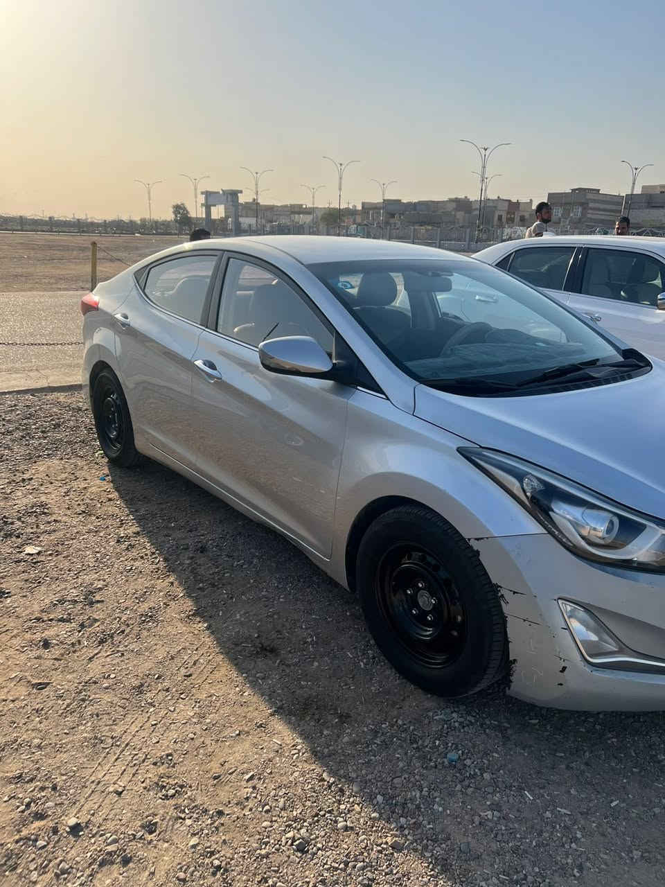 السلام عليكم 
افانتي وراد كوري 2016 
رقم بصرة ب اسمي  
السعر 118 و بيها مجال 
***********
