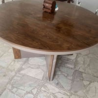 ميز دوار اجتماعات داوري جديد السعر ١٥٠ الف  ٠٧٧١٤١٨٨٩٥٠