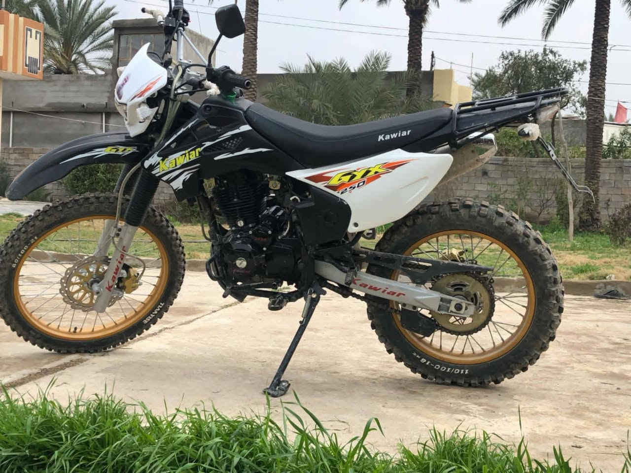 سلام عليكم           عليكم السلام
عندك دراجه للبيع.         نعم قفاز 
ياموديل   
محرك  250CC      موديل 2024 
شبيه مابيه نواقص.           كفاله عامه 
اوراق موجوده.                   نعم موجوده 
وين مكانك                         ديالى قضاء خالص ناحيه السلام قريه العجيمي 
بيش رايده                           تعال خاص وتدلل او اتصل
دزلي رقمك.                  *********** اتصال + واتساب
 الدراجه كفاله عامه المو شراي لايتعبني ولا اتعبا
