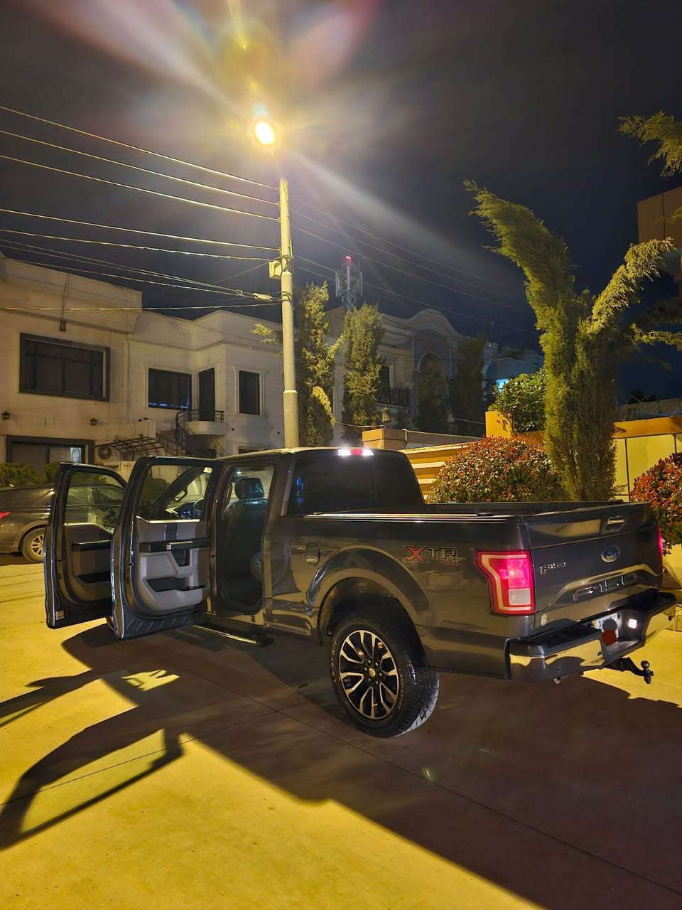 Ford-f150 

مۆدیل ٢٠١٥ 

مەکینە ٨ پستۆن5.0 مەرغوب دەبڵ ئەکسل 
 

XTR4×4

بێ بۆیاغ و سارد بەشەرت بە کلین داخڵ بوە هیچی نیە

گێڕومەکینە و کارەبای هەموو گیانی بەشەرت

 تازە پێشی داگیراوە  کامل  تازە پاتری گۆڕاوە
 چرکەو ١ گەلا ببرە
 
چوارتایە و ویلی حەجم ڕاپتۆری بۆ بەستراوە 

هەزەو سالانەی تازەیە رەقەم هەولێر باریکە بەشەرتی بەناو کردن و غرامە 
*********** 

*********** واتسئاپ 

١٧٩ گەلاو مەجالیکی کەم رانية, السليمانية
