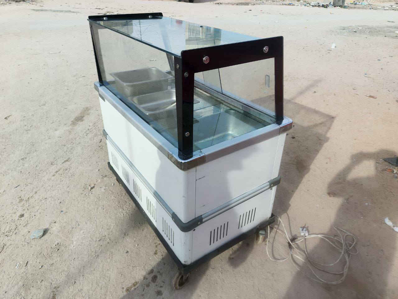 السلام عليكم شوايه دجاج وعارضه مقبلات او براد طرشي شرط الشغل ثنينهن وكاملات ماناقصهن كلشي مكاني كربلاء ثنينهن ب700 مجالهن قليل ***********
