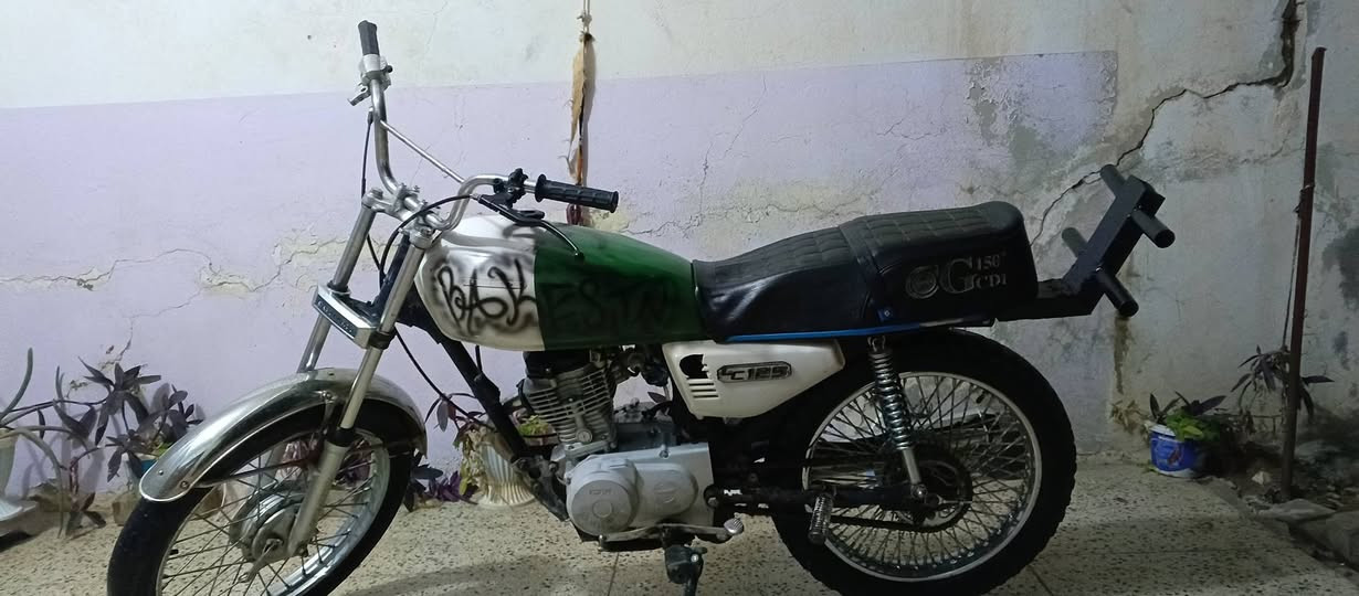 سلام عليكم اخواني ماتور رياضي نامه للبيع موديل 17 ماتور محرك حيل نظيف كل شيء ما ابي شغال فول رياضي عنوان العياضيه سعر 225 مستعجل على البيع رقم تليفون ***********
